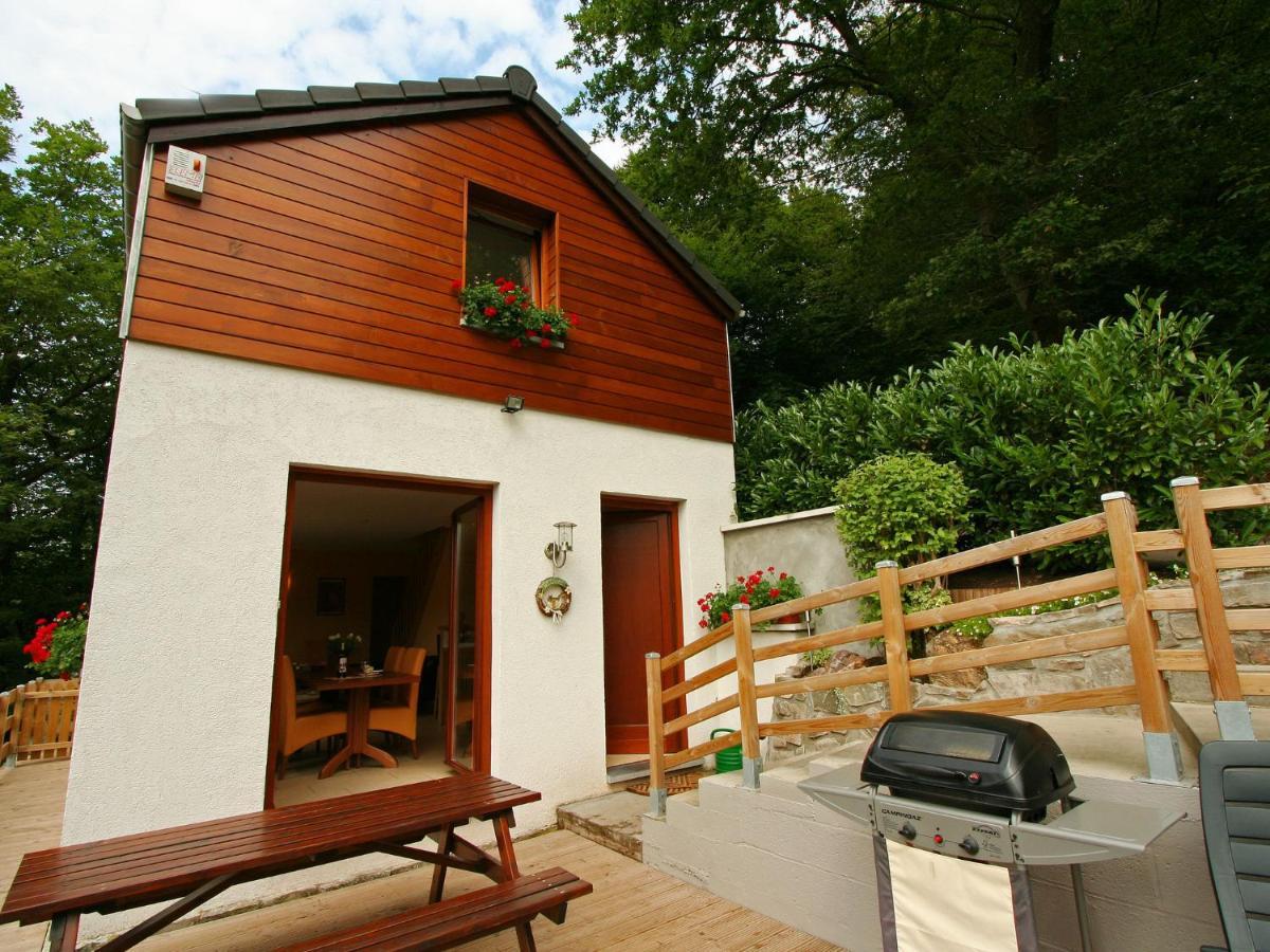 Cottage With A Terrace And A View Of The Valley Aywaille Exteriör bild
